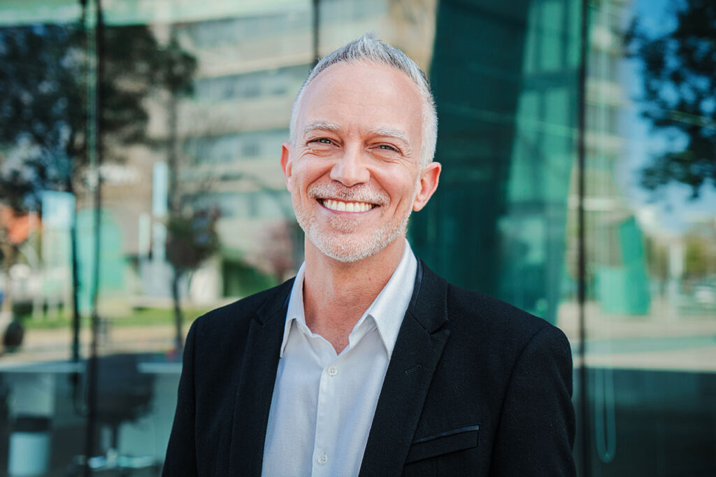 Dentures vs. Dental Implants: Making the Right Choice for Tooth Replacement